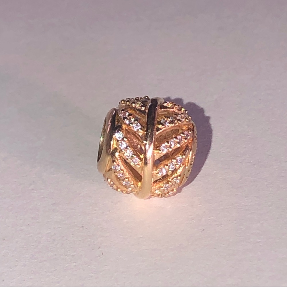 Retired Pandora Solid 14k Lite as a Feather Charm 585 Ale